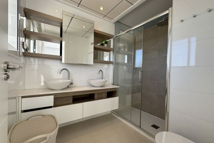 Image No.10-3 Bed Apartment for sale