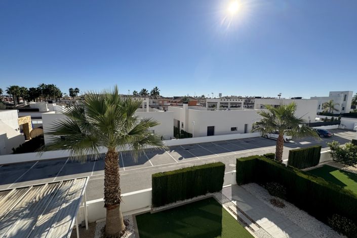 Image No.18-3 Bed Apartment for sale