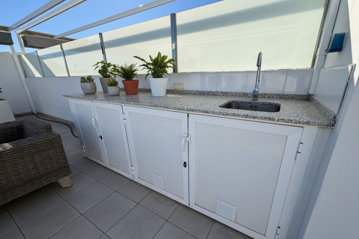 Image No.22-3 Bed Apartment for sale