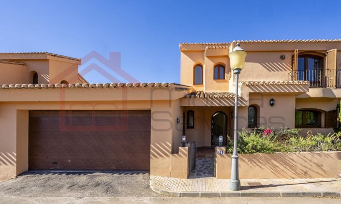 Image No.25-4 Bed Villa for sale