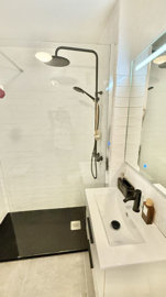 11-20939a0134ad724a8cb2a801094d15a4