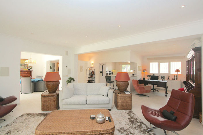 Image No.2-3 Bed Villa for sale