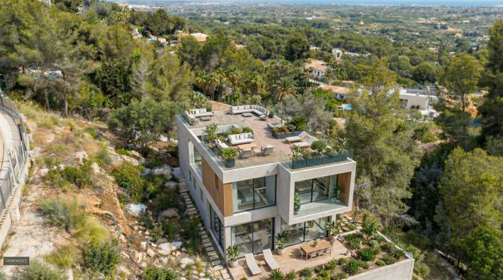 Image No.2-Villa for sale