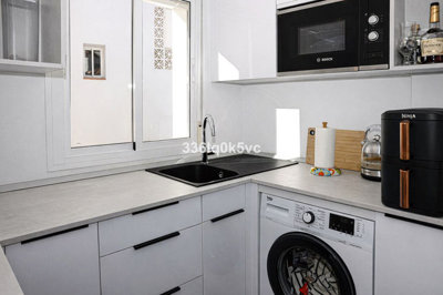 10-bb915d1cb19341576dcdc994b81ab9c5