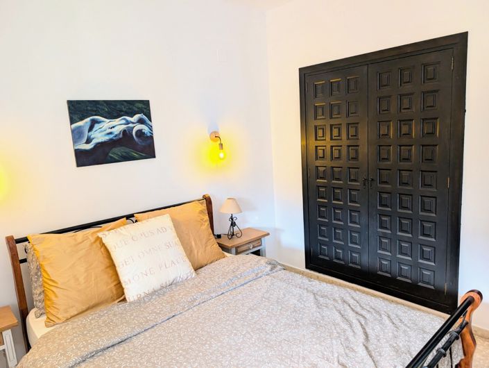 Image No.36-3 Bed Townhouse for sale