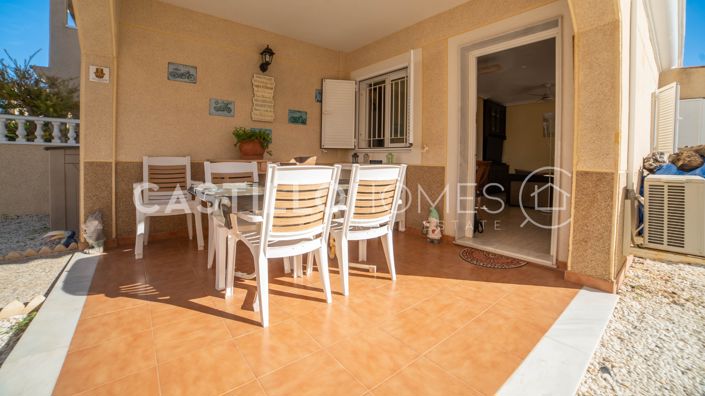 Image No.11-2 Bed Townhouse for sale