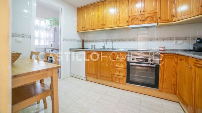 Image No.16-2 Bed Townhouse for sale