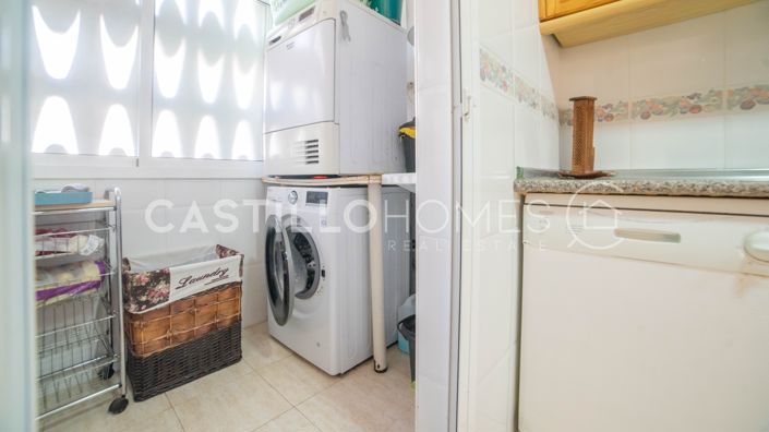 Image No.17-2 Bed Townhouse for sale