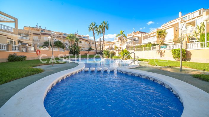 Image No.2-2 Bed Townhouse for sale