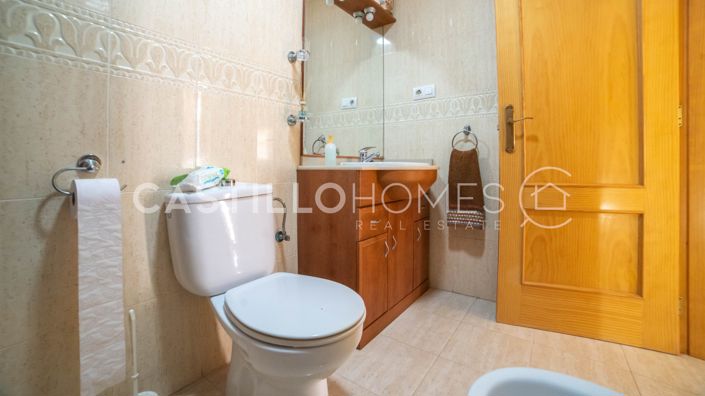 Image No.21-2 Bed Townhouse for sale