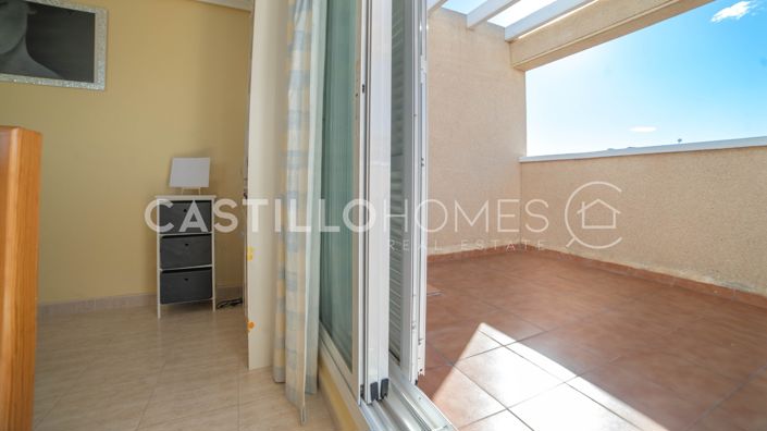 Image No.28-2 Bed Townhouse for sale