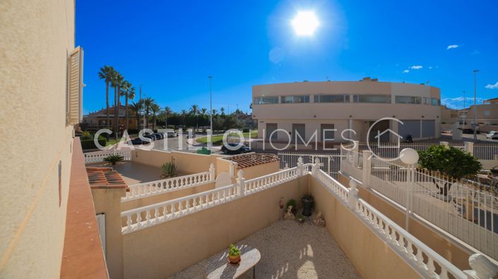 Image No.31-2 Bed Townhouse for sale