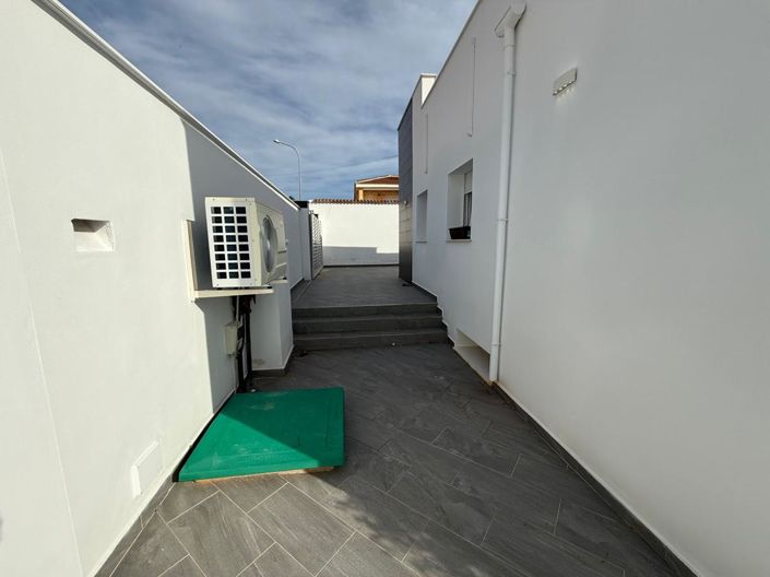 Image No.30-5 Bed Villa for sale