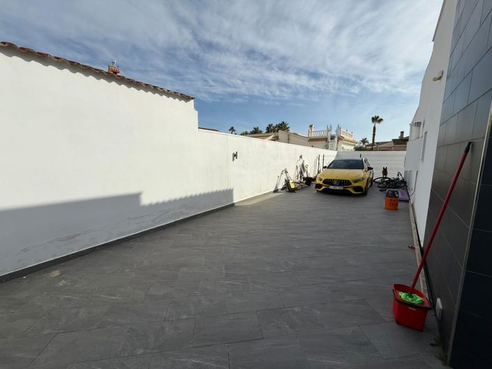 Image No.33-5 Bed Villa for sale