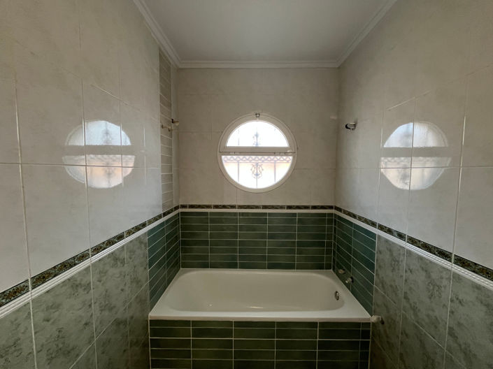 Image No.28-3 Bed Quad for sale