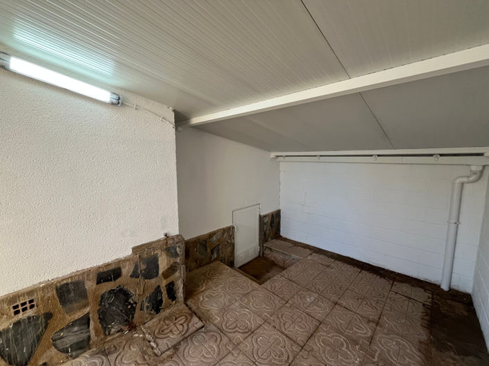 Image No.46-3 Bed Quad for sale