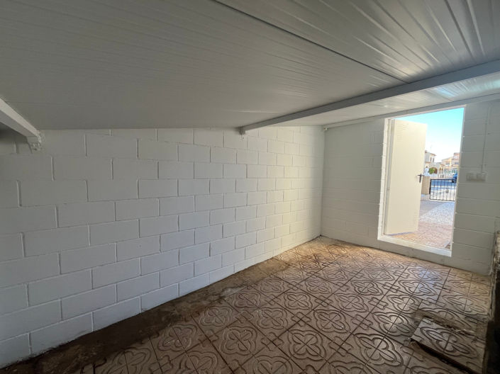 Image No.48-3 Bed Quad for sale