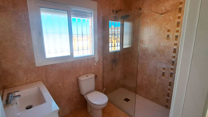 Image No.20-3 Bed Apartment for sale