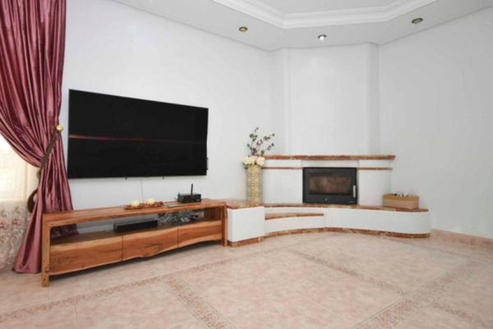 Image No.10-7 Bed Commercial for sale