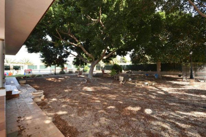 Image No.6-7 Bed Commercial for sale