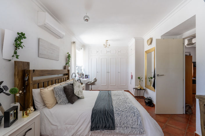 Image No.28-6 Bed Villa for sale