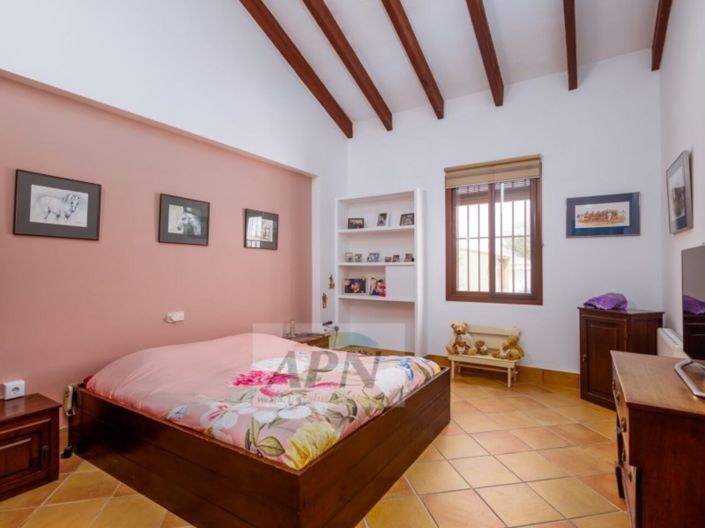 Image No.20-4 Bed Country House for sale