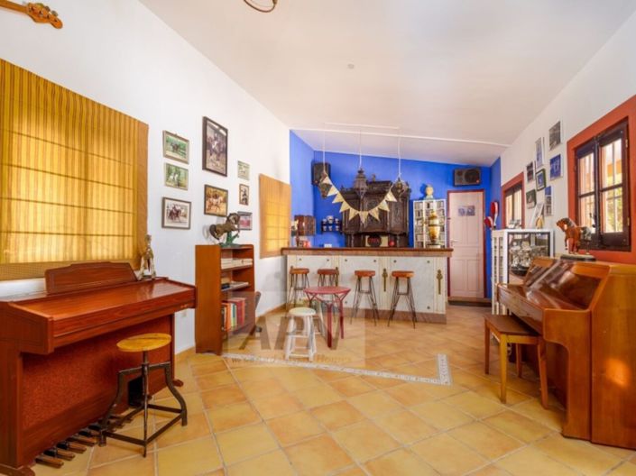 Image No.29-4 Bed Country House for sale