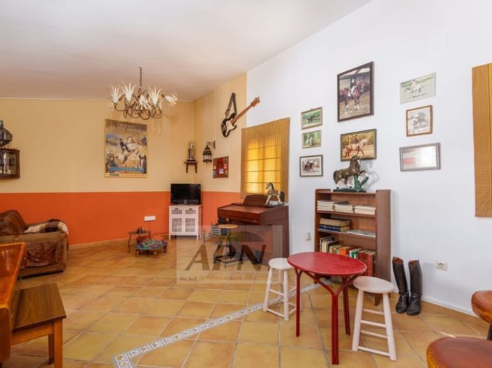 Image No.30-4 Bed Country House for sale