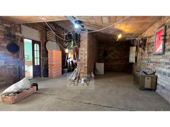 Image No.23-4 Bed Country House for sale