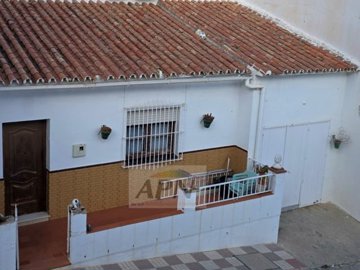 village-house-in-alora-1-large
