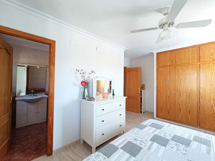 Image No.40-3 Bed Villa for sale