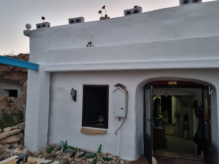 Image No.2-2 Bed House for sale