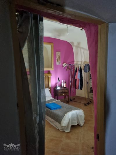 Image No.8-2 Bed House for sale