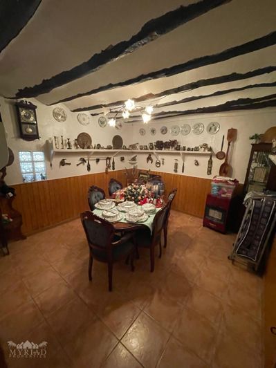 Image No.15-6 Bed Country House for sale