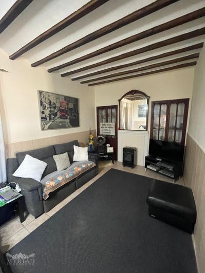 Image No.9-6 Bed Country House for sale