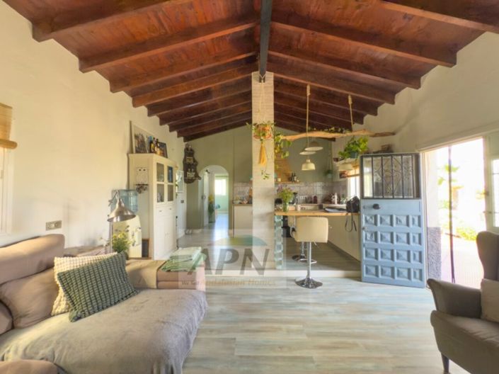 Image No.10-3 Bed Country House for sale