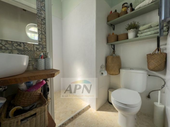 Image No.15-3 Bed Country House for sale