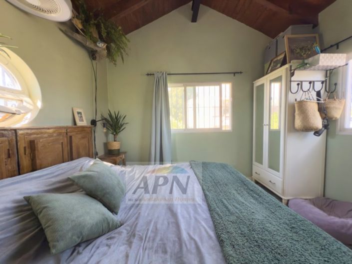 Image No.20-3 Bed Country House for sale