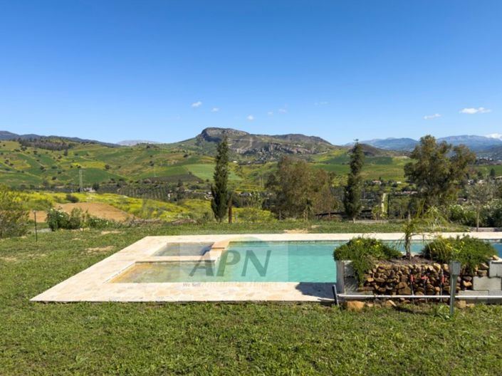 Image No.26-3 Bed Country House for sale