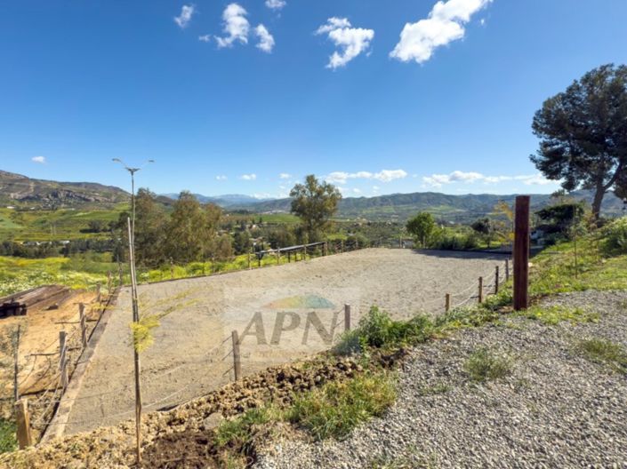 Image No.31-3 Bed Country House for sale