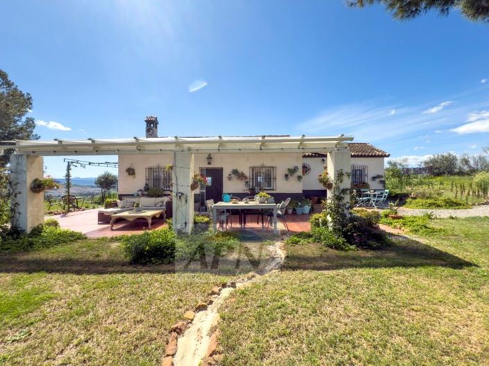 Image No.7-3 Bed Country House for sale