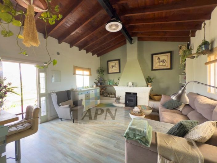 Image No.8-3 Bed Country House for sale