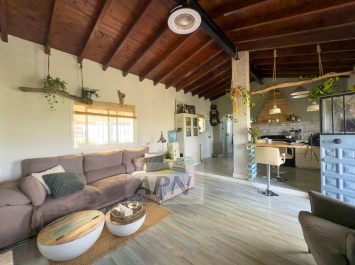 Image No.9-3 Bed Country House for sale