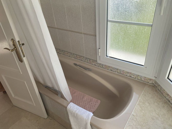 Image No.11-3 Bed Apartment for sale