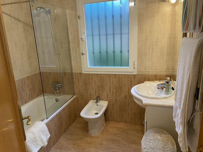 Image No.12-3 Bed Apartment for sale