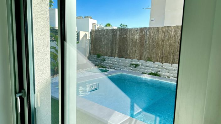 Image No.32-4 Bed Villa for sale