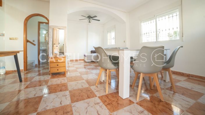 Image No.12-2 Bed Townhouse for sale