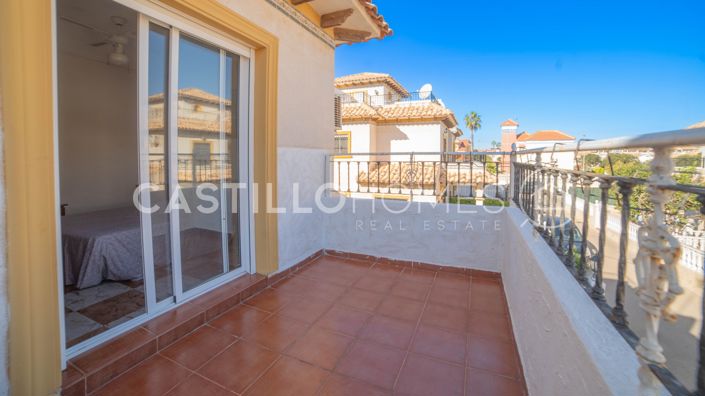 Image No.31-2 Bed Townhouse for sale