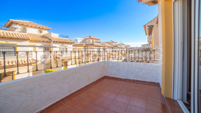 Image No.32-2 Bed Townhouse for sale