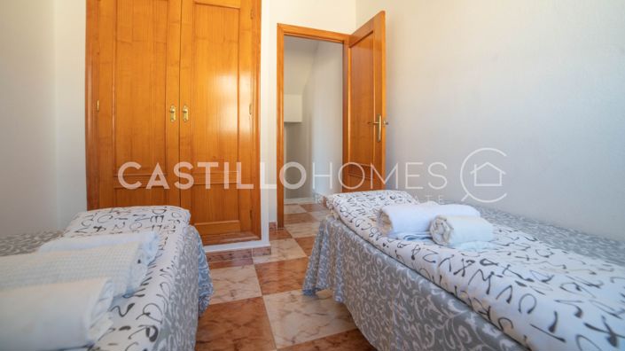 Image No.37-2 Bed Townhouse for sale